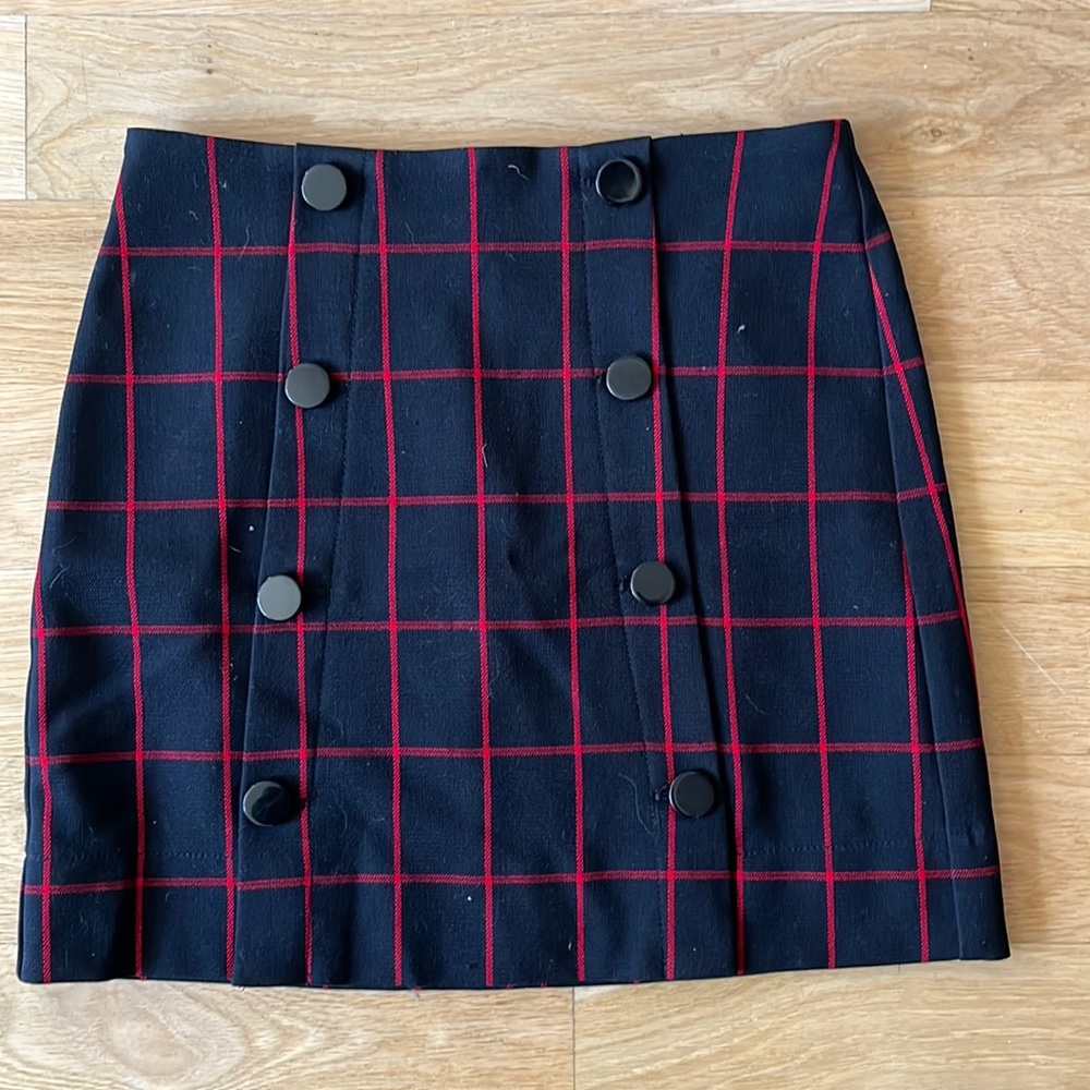 Black and red windowpane loft miniskirt